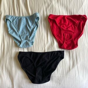 ARQ 3 pack of pique underwear, blue red and black, size small